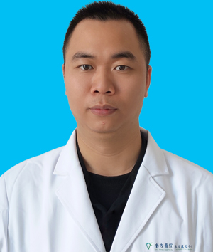 黄志成