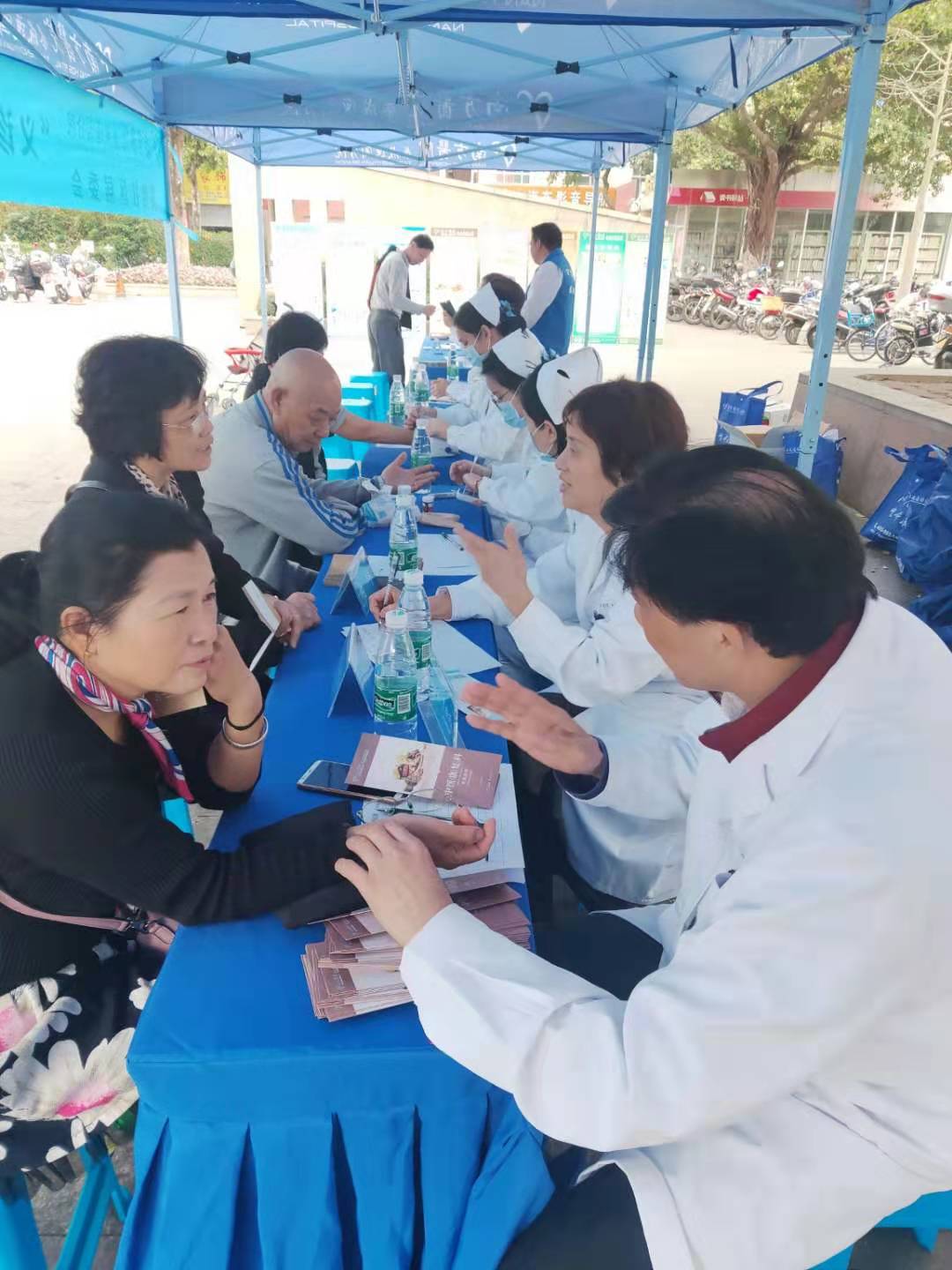 【健康在行动】南方医院泰成逸园分院进嘉怡社区公益义诊