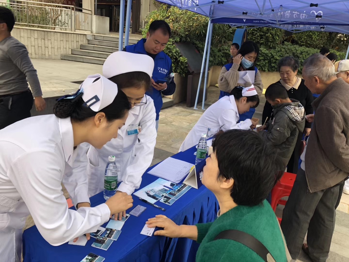 南方医院泰成逸园分院爱心义诊 “让居民过一个健康年”