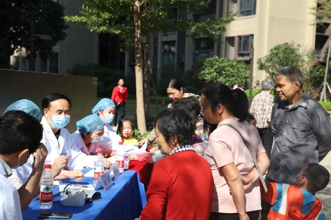 【义诊活动】南医送暖，健康义诊进社区，服务居民零距离