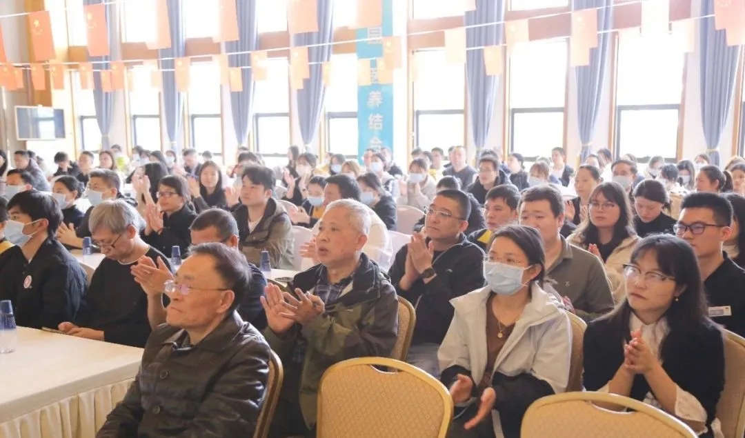 【携手同行 共启新程】泰成逸园医院热烈欢迎副院长兼ICU主任涂龙履新，共筑医院高质量发展新未来！
