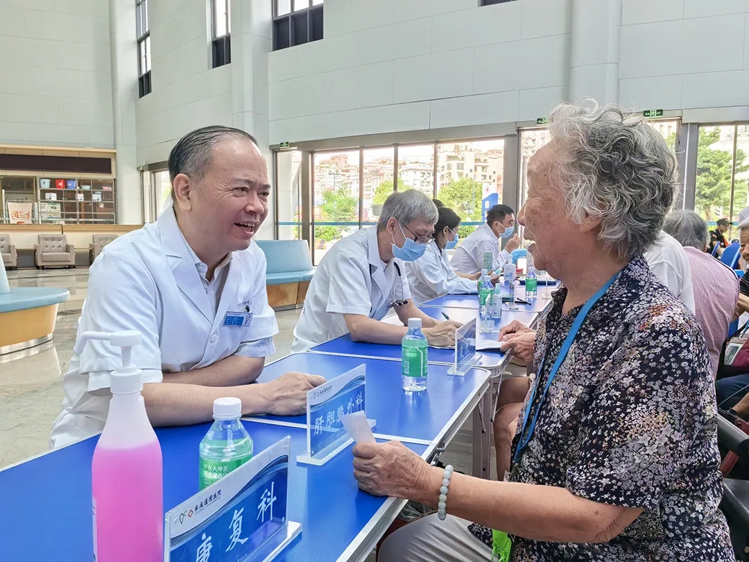 泰成逸园医院多学科健康咨询活动圆满举行！专家齐聚，为居民健康保驾护航