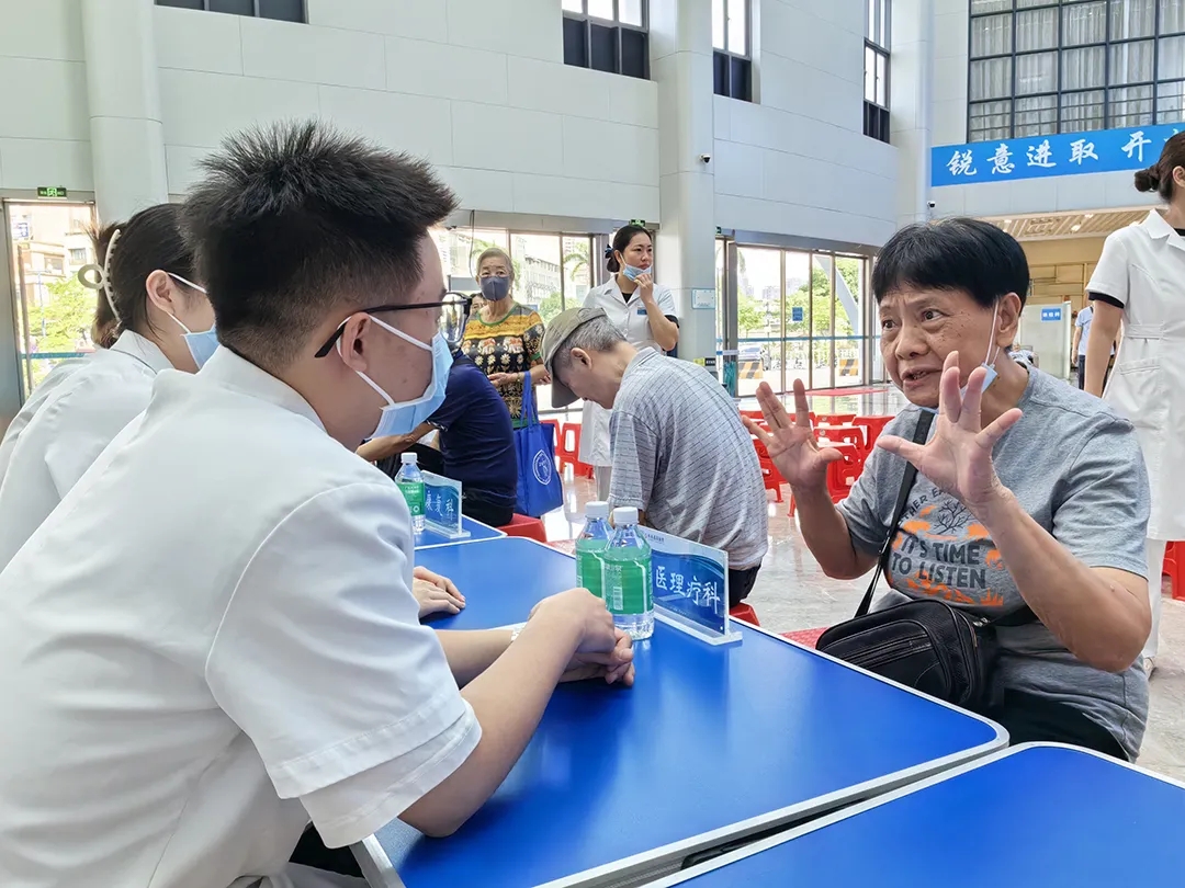 泰成逸园医院多学科健康咨询活动圆满举行！专家齐聚，为居民健康保驾护航